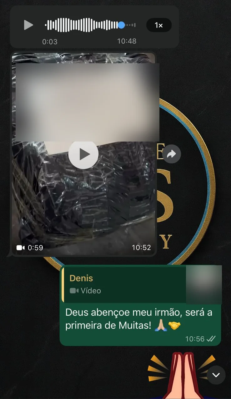 Conversa de WhatsApp com Cliente Denis, com dados pessoais tarjados